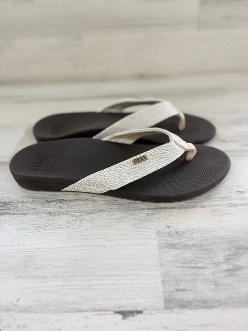 Reef Women’s Size 10 Cushion Court Flip Flops In Brown/Sassy Vegan Metallic